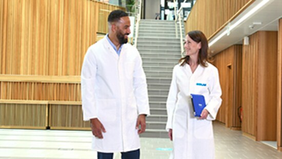Ecolab expert talking with a client
